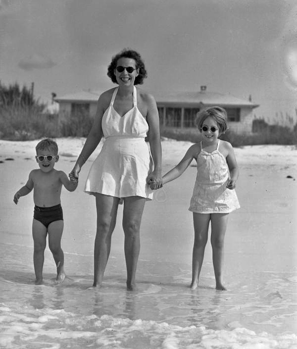 Lois duncan steinmetz arquette richard peck essay 08 image