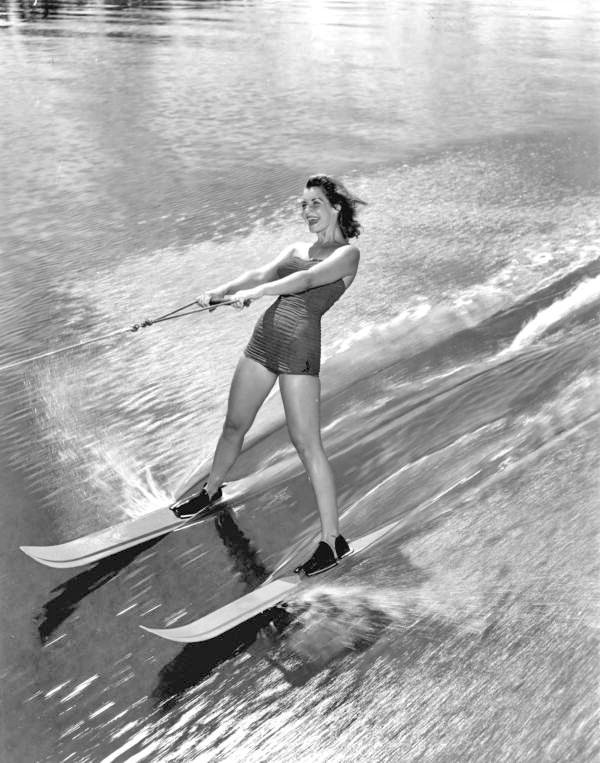 Water skiing essay 08 image