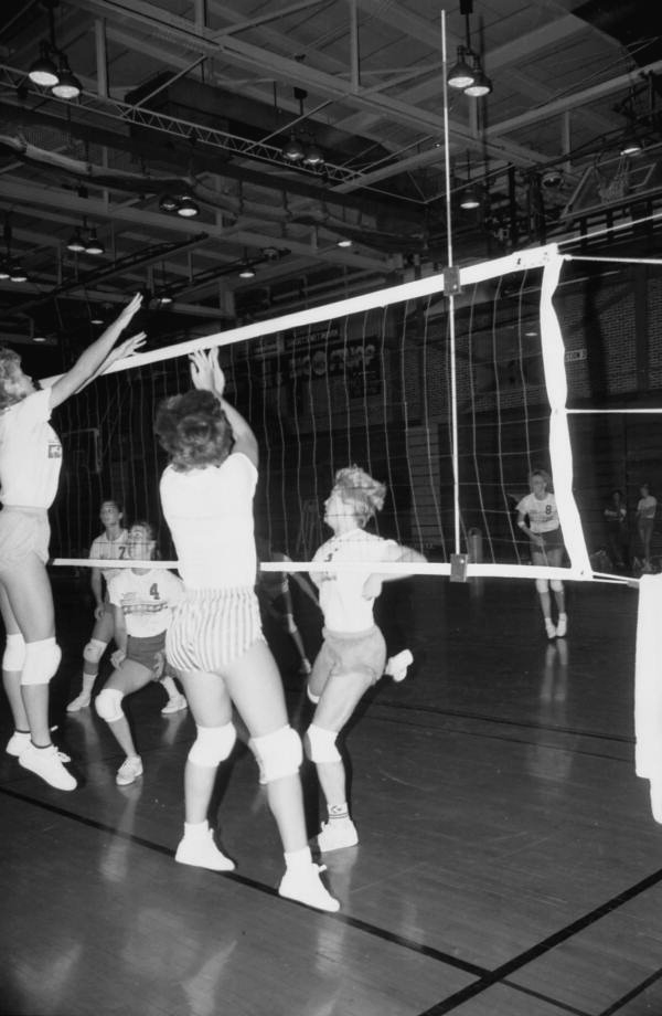 What is a set in volleyball picture