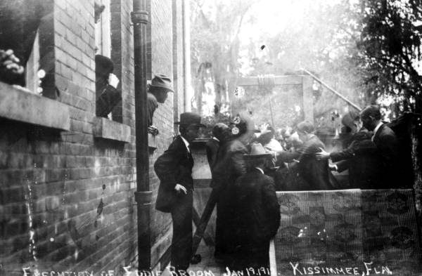 Execution of Eddie Broom outside Osceola County courthouse - Kissimmee, Florida