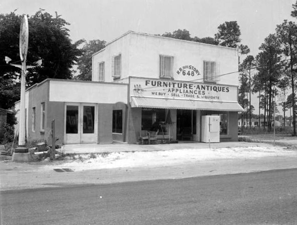Florida Memory - View of a furniture store - Jacksonville, Florida.